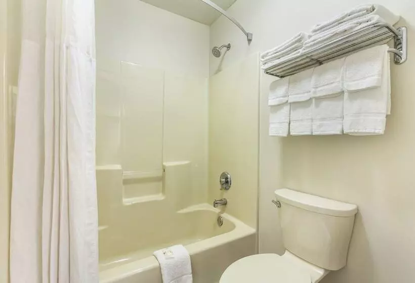 2ダブルベッドのスタンダードルーム, Quality Inn Johnson City I 26 Exit 17