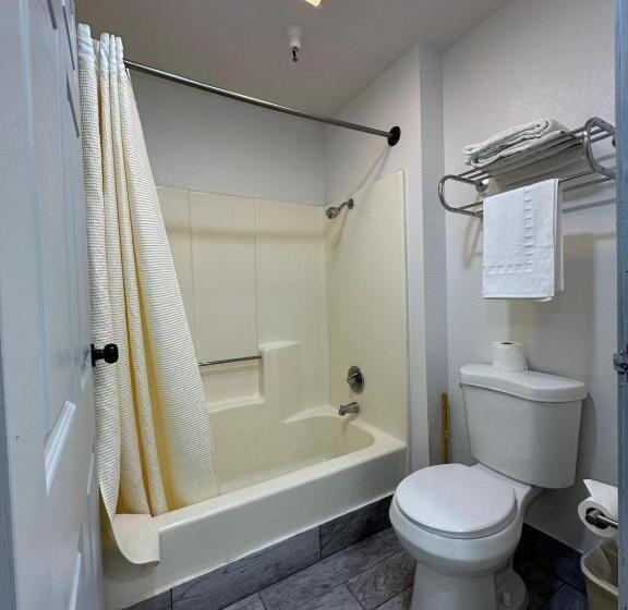 带2个双人床的标准工作室, Motel Santa Cruz