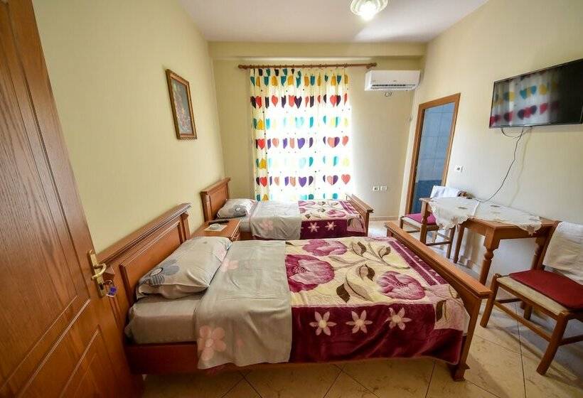 اتاق اکونومی, Geraldo