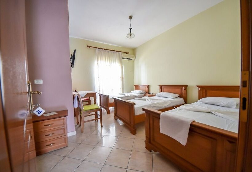 اتاق اکونومی, Geraldo