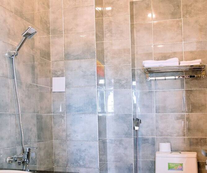 اتاق لوکس سه تخته, Mekong Gia Lai Hotel Me Kong Pleiku