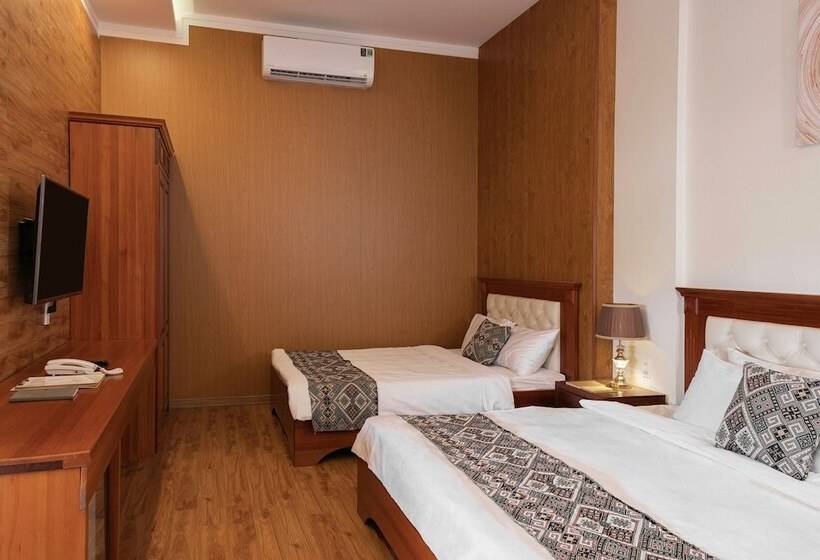 اتاق لوکس سه تخته, Mekong Gia Lai Hotel   Me Kong Pleiku