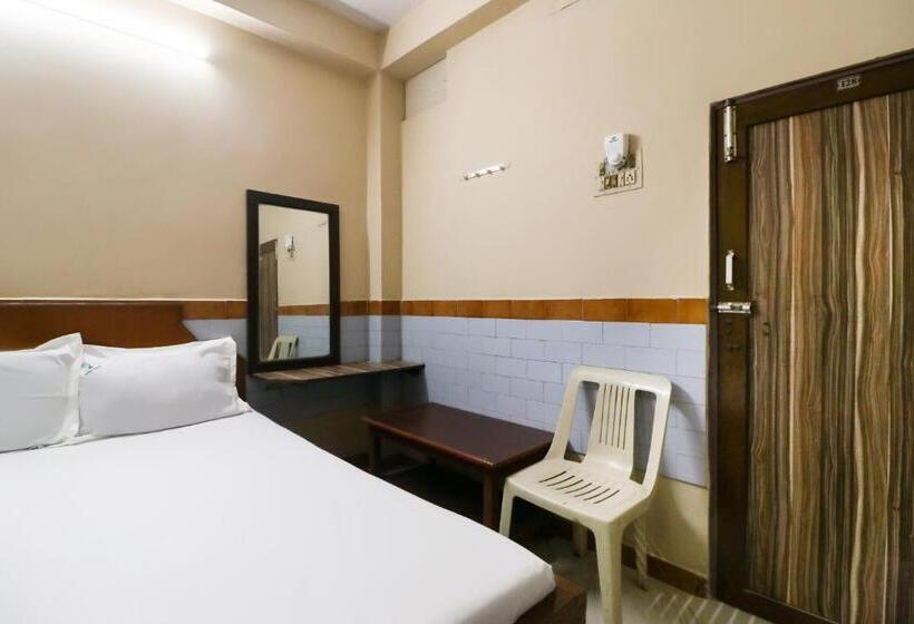 Classic Kolmen Hengen Huone, O Jayanthi Mansion