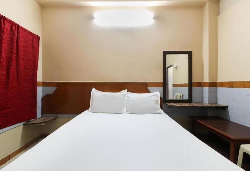 Classic Kolmen Hengen Huone, O Jayanthi Mansion