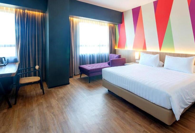 デラックスルーム, The Zuri Dumai