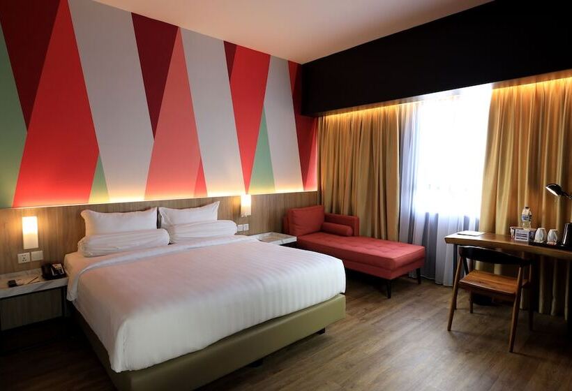 デラックスルーム, The Zuri Dumai