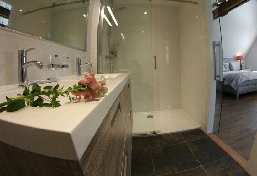 סוויטה, In De Witte Dame Hotel Bar Kitchen Apartments