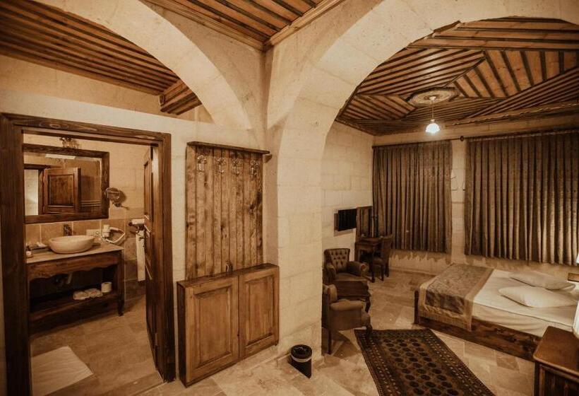 Pokój Deluxe, Alia Cave