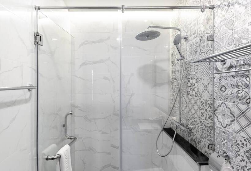 اتاق استاندارد با تخت بزرگ, Arun Riverside Bangkok