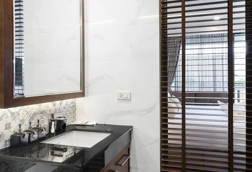 اتاق استاندارد با تخت بزرگ, Arun Riverside Bangkok