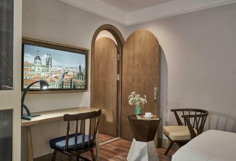 اتاق لوکس, Sofiana My Khe Hotel & Spa  Rooftop Pool Bar