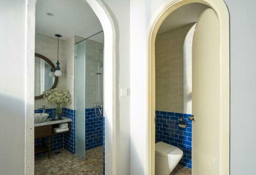 سوییت خانوادگی, Sofiana My Khe Hotel & Spa  Rooftop Pool Bar