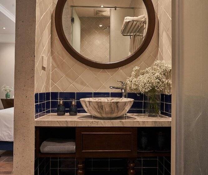 اتاق لوکس, Sofiana My Khe Hotel & Spa  Rooftop Pool Bar