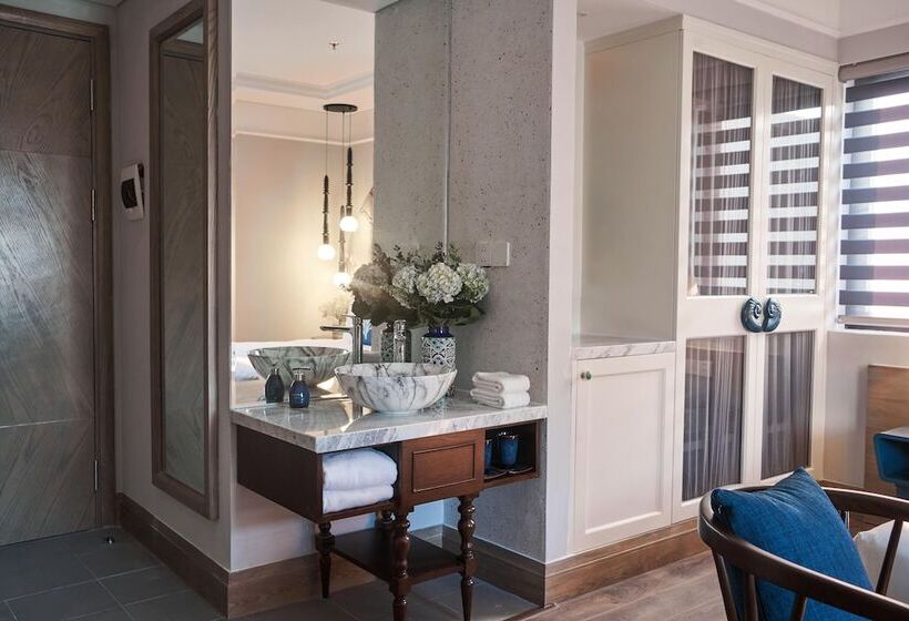 اتاق لوکس, Sofiana My Khe Hotel & Spa  Rooftop Pool Bar