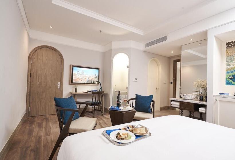 اتاق لوکس, Sofiana My Khe Hotel & Spa  Rooftop Pool Bar