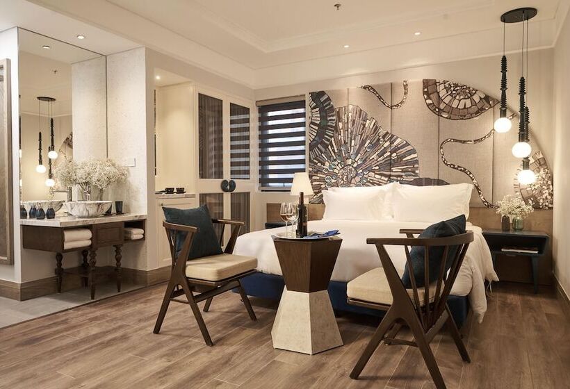 اتاق لوکس, Sofiana My Khe Hotel & Spa  Rooftop Pool Bar