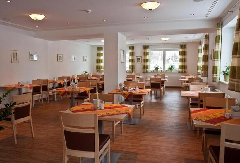 Pokój Trzyosobowy Standard z Balkonem, Sporthotel Bergheim