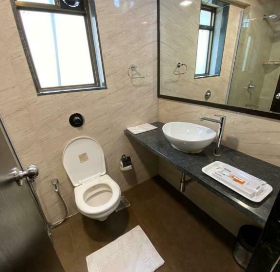 اتاق لوکس, Singh`s By Wb Inn, Vashi, Navi Mumbai