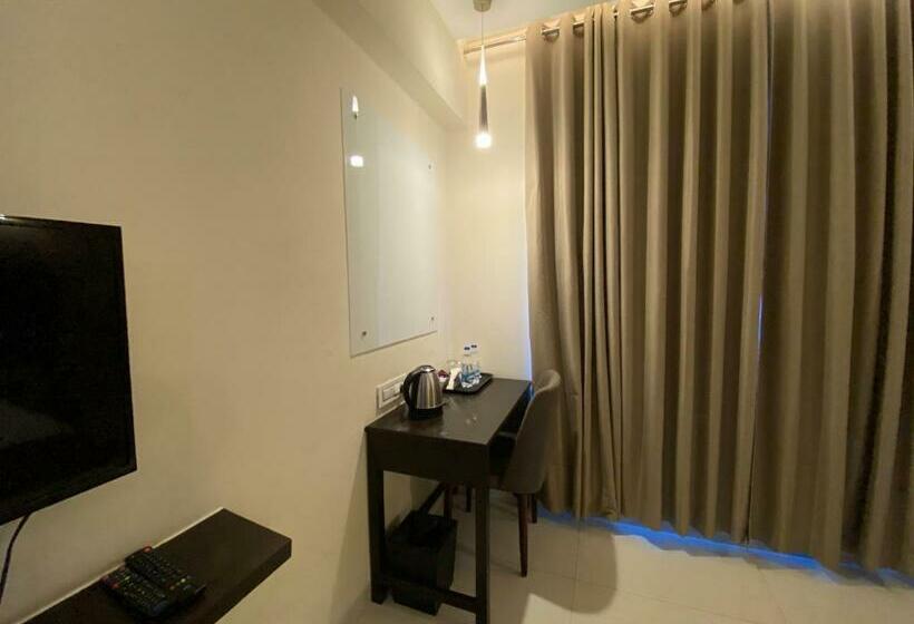 اتاق لوکس, Singh`s By Wb Inn, Vashi, Navi Mumbai