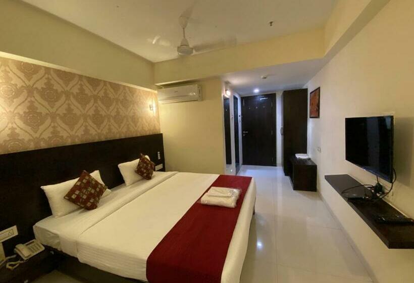 اتاق لوکس, Singh`s By Wb Inn, Vashi, Navi Mumbai