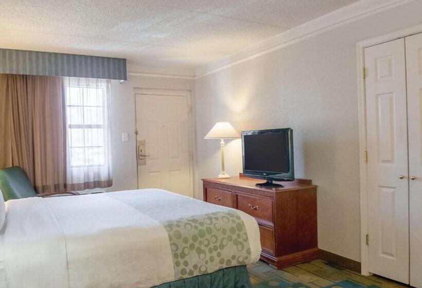 身障者適用キングサイズベッドルーム, La Quinta Inn By Wyndham New Orleans Veterans / Metairie