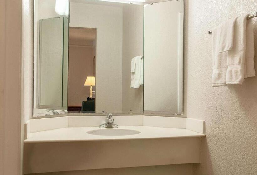 デラックススイート, La Quinta Inn By Wyndham New Orleans Veterans / Metairie