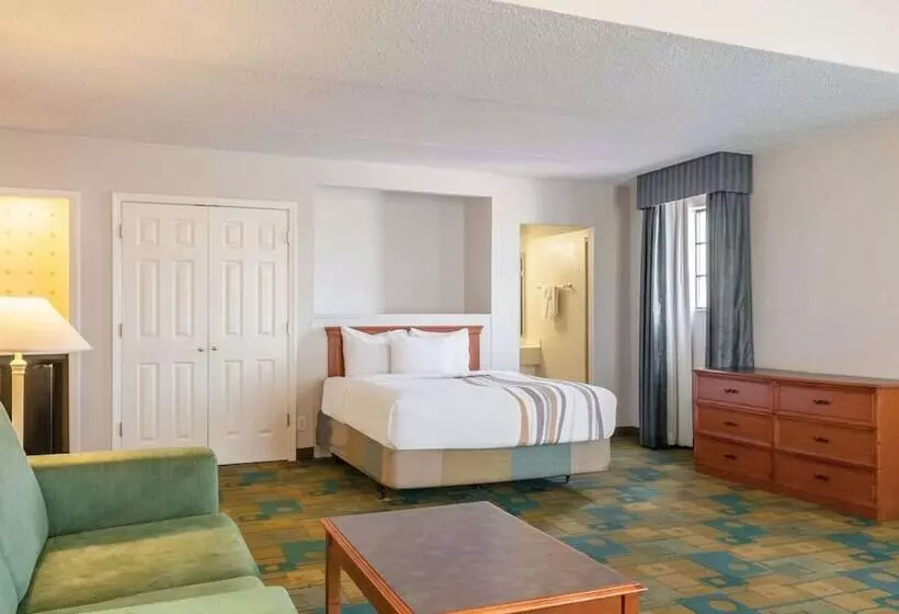 スイート, La Quinta Inn By Wyndham New Orleans West Bank / Gretna