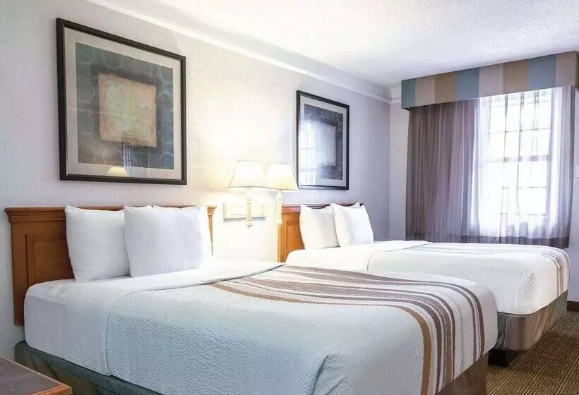 ２ダブルベッドのスタンダードルーム, La Quinta Inn By Wyndham New Orleans West Bank / Gretna