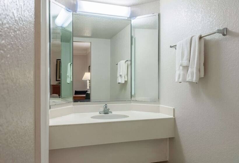 جناح, La Quinta Inn By Wyndham New Orleans West Bank / Gretna