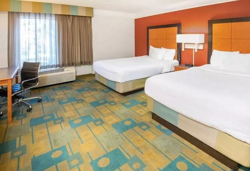 اتاق لوکس, La Quinta By Wyndham Colorado Springs South Airport