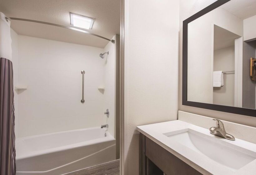 Номер Deluxe, La Quinta By Wyndham Phoenix Mesa West
