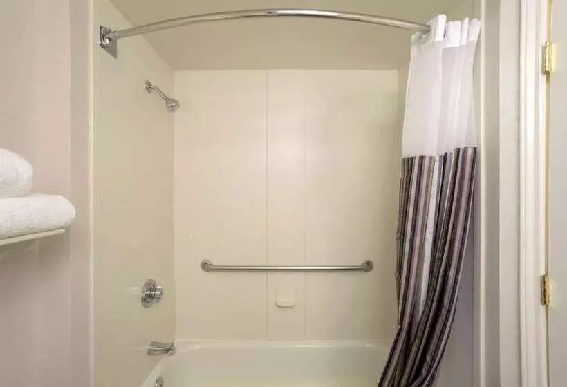 デラックスルーム, La Quinta By Wyndham St. Louis Westport