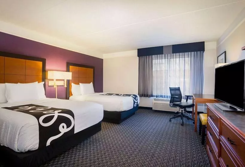 デラックスルーム, La Quinta By Wyndham St. Louis Westport