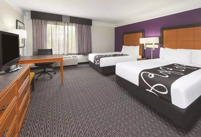 デラックスルーム, La Quinta By Wyndham St. Louis Westport
