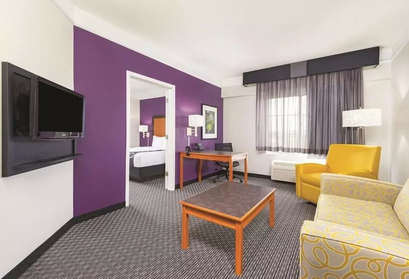 デラックススイート, La Quinta By Wyndham St. Louis Westport