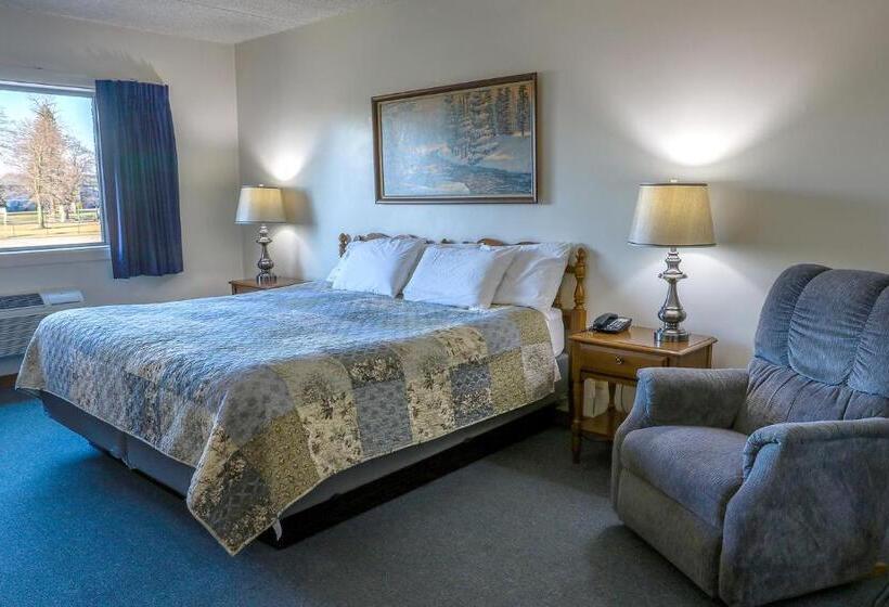 غرفة قياسية سرير مزدوج مطلة على المتنزه, Lighthouse Inn Two Rivers