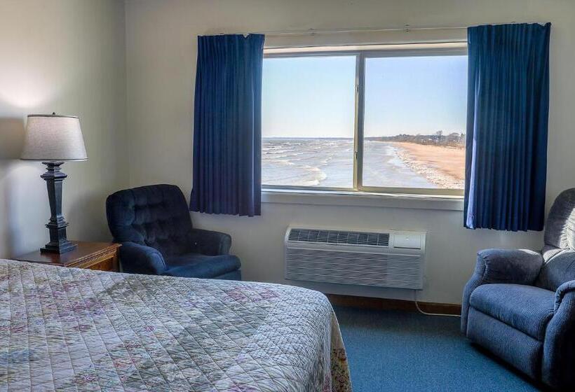 غرفة قياسية سرير كينج, Lighthouse Inn Two Rivers