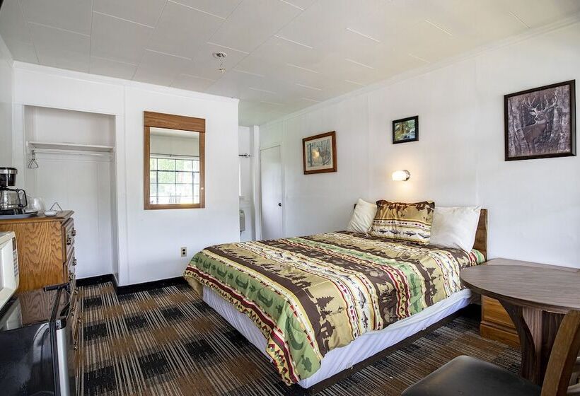 ダブルベッドスタンダードルーム, Lloyds On The River Country Inn