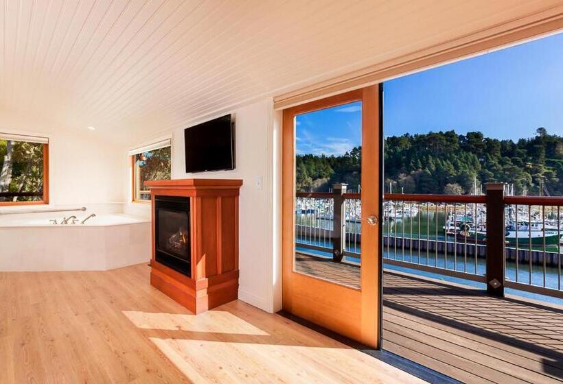 身障者適用キングサイズベッドルーム, Lodge at Noyo River