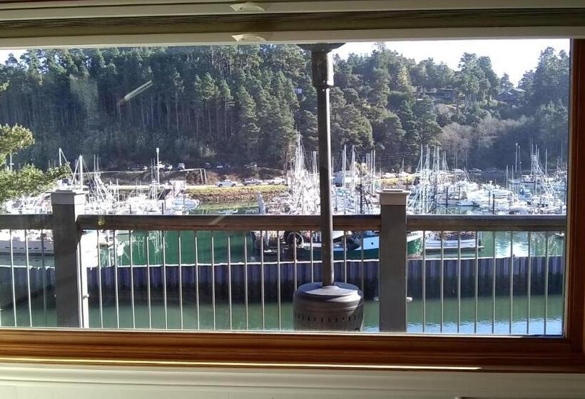 身障者適用キングサイズベッドルーム, Lodge at Noyo River