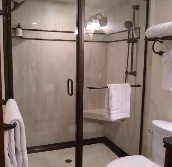 キングサイズベッドのスーペリアルーム, Lodge at Noyo River
