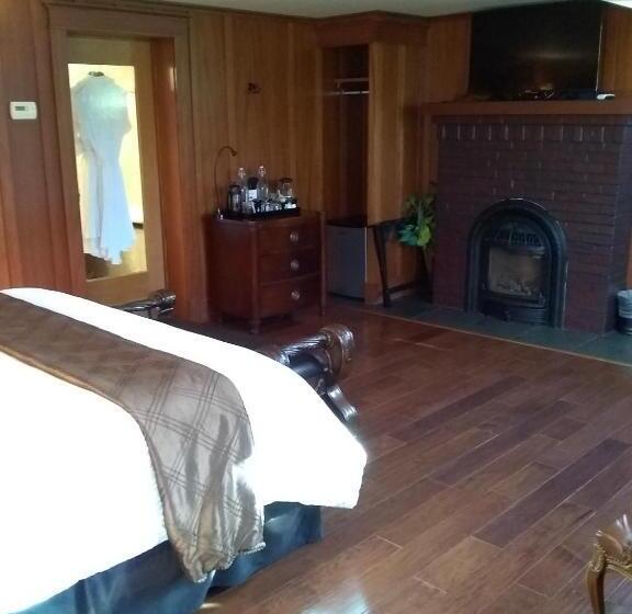 キングサイズベッドのスーペリアルーム, Lodge at Noyo River