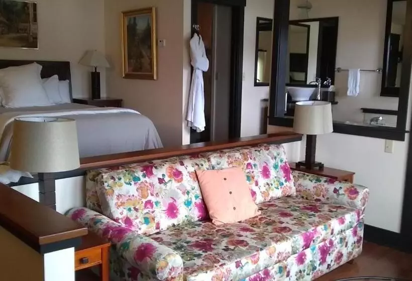 اتاق استاندارد, Lodge at Noyo River