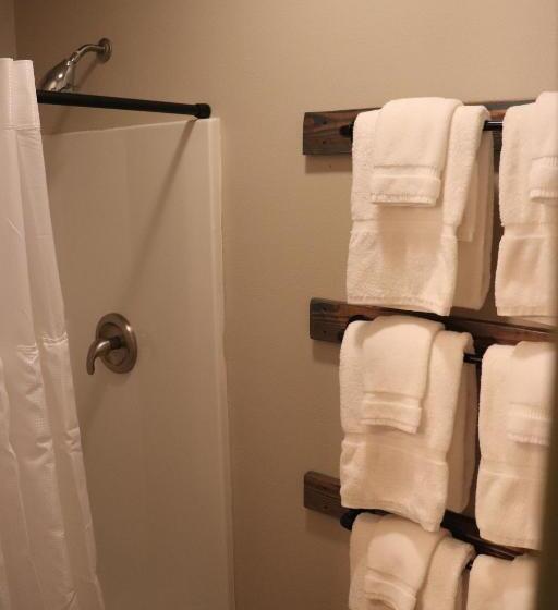 غرفة عائلية, Lone Fir Resort