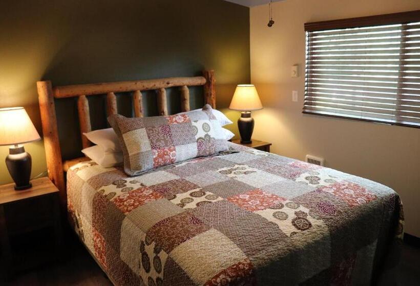 غرفة عائلية, Lone Fir Resort