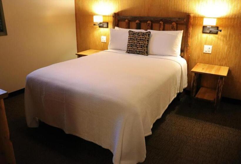 جناح, Lone Fir Resort