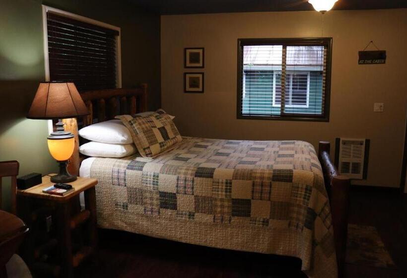 إستوديو قياسى, Lone Fir Resort