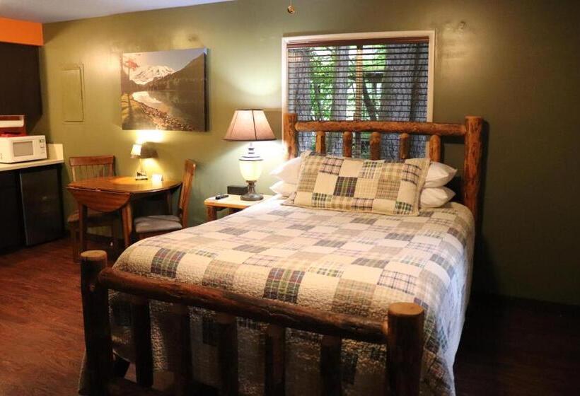 标准工作室, Lone Fir Resort