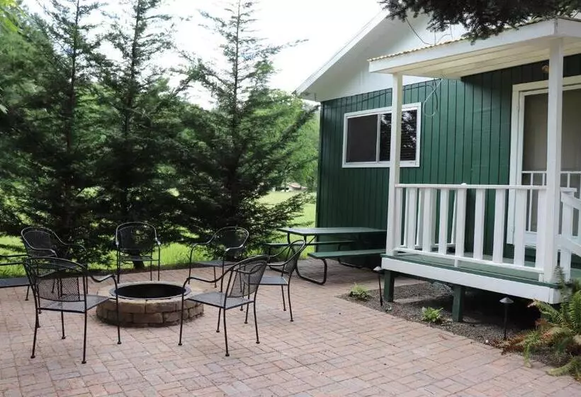 ２ベッドルームハウス, Lone Fir Resort