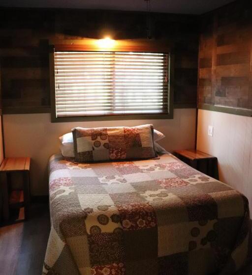منزل غرفتين نوم, Lone Fir Resort